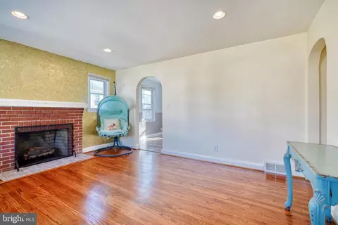 Living - 5635 Anthony Ave, Baltimore, MD 21206 photo 2 of 5