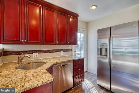 Kitchen - 5635 Anthony Ave, Baltimore, MD 21206 photo 5 of 8