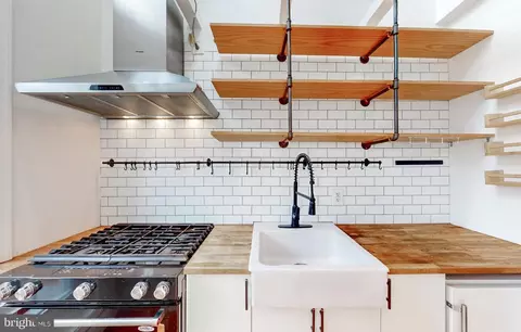 Kitchen - 22 N Bond St, Baltimore, MD 21231 photo 2 of 3