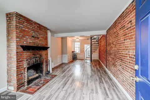 Living - 22 N Bond St, Baltimore, MD 21231 photo 1 of 4