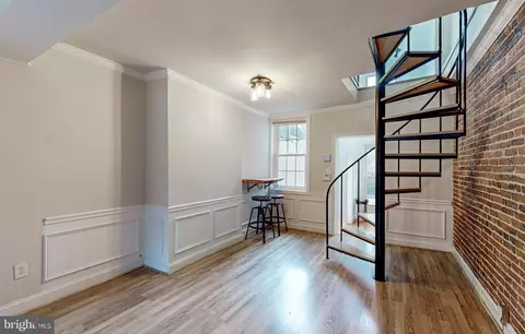 Entry Way - 22 N Bond St, Baltimore, MD 21231 photo 2 of 4