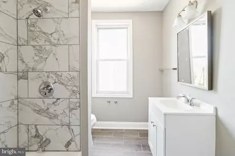 Bath - 1703 Guilford Ave, Baltimore, MD 21202 photo 3 of 8