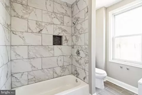Bath - 1703 Guilford Ave, Baltimore, MD 21202 photo 4 of 8