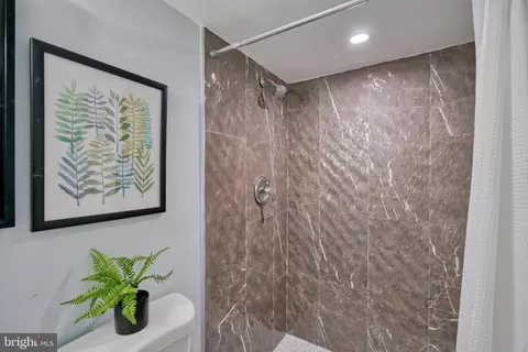 Bath - 4037 Fairfax Rd, Baltimore, MD 21216 photo 18 of 19
