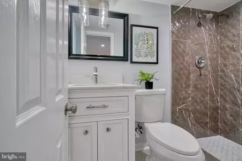 Bath - 4037 Fairfax Rd, Baltimore, MD 21216 photo 17 of 19