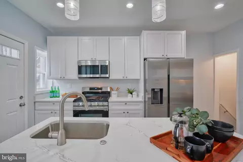 Kitchen - 4037 Fairfax Rd, Baltimore, MD 21216 photo 9 of 10