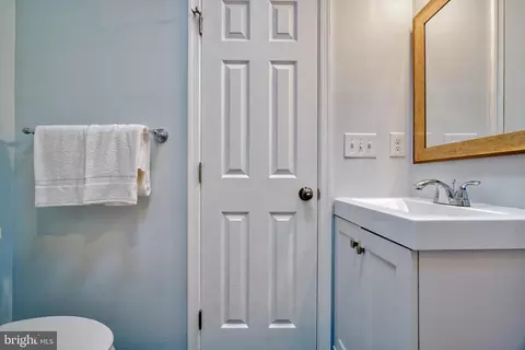 Bath - 4037 Fairfax Rd, Baltimore, MD 21216 photo 15 of 19