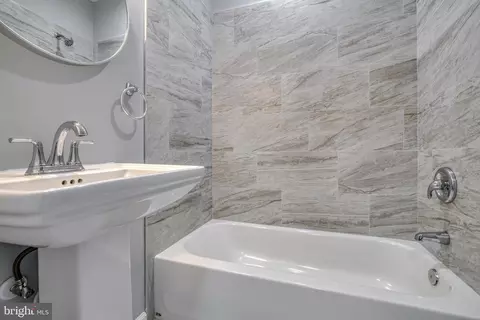 Bath - 4037 Fairfax Rd, Baltimore, MD 21216 photo 4 of 19