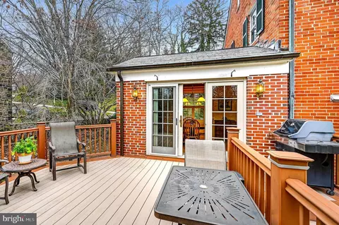 Exterior - 303 Overhill Rd, Baltimore, MD 21210 photo 5 of 14
