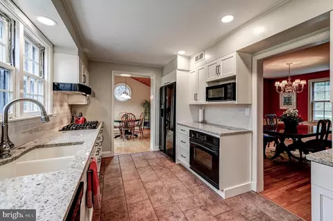 Kitchen - 303 Overhill Rd, Baltimore, MD 21210 photo 2 of 3