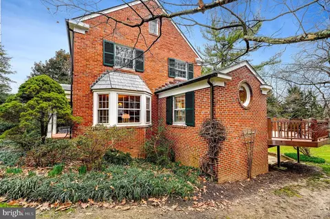 Exterior - 303 Overhill Rd, Baltimore, MD 21210 photo 3 of 14