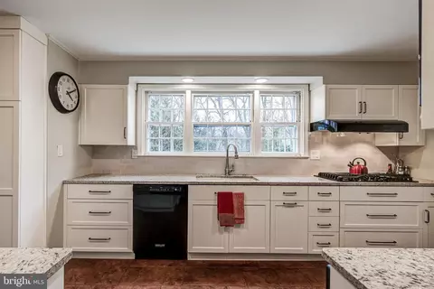 Kitchen - 303 Overhill Rd, Baltimore, MD 21210 photo 1 of 3