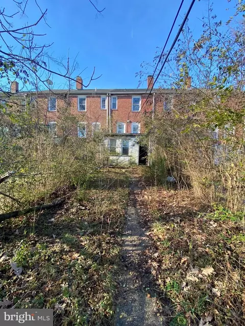 Exterior - 423 Roundview Rd, Brooklyn, MD 21225 photo 2 of 3