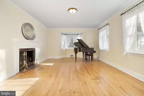 Living - 4107 Westview Rd, Baltimore, MD 21218 photo 1 of 1