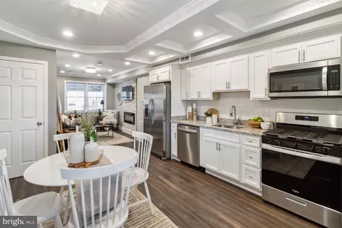 2723 E Hoffman St, Baltimore, MD 21213