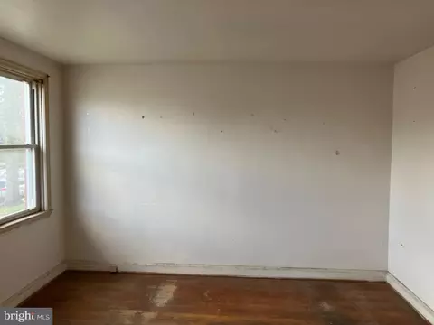 3905 Kenyon Ave, Baltimore, MD 21213 photo 3