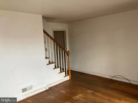 3905 Kenyon Ave, Baltimore, MD 21213 photo 4