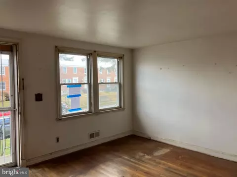 3905 Kenyon Ave, Baltimore, MD 21213 photo 8