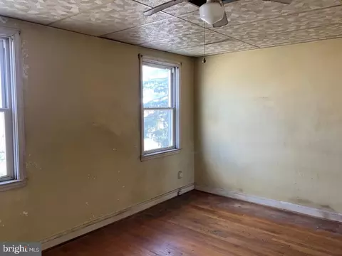 3905 Kenyon Ave, Baltimore, MD 21213 photo 6