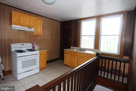 Entry Way - 2335 E Monument St, Baltimore, MD 21205 photo 3 of 3