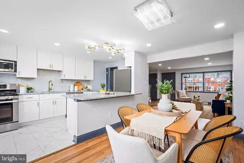 Dining - 5566 Cedonia Ave, Baltimore, MD 21206 photo 4 of 5