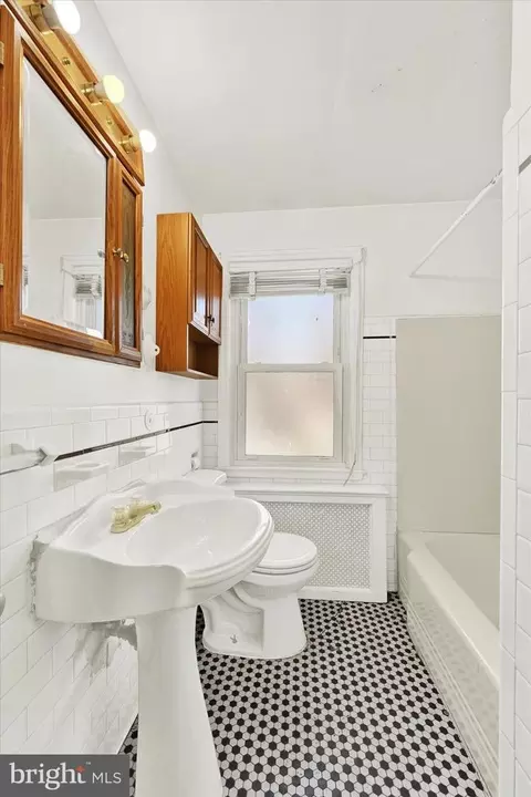 Bath - 605 Winston Ave, Baltimore, MD 21212 photo 2 of 2