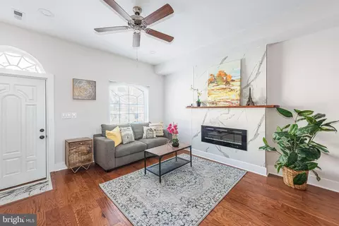 Living - 1717 E Lafayette Ave, Baltimore, MD 21213 photo 3 of 4