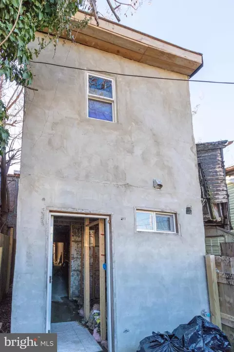 Exterior - 1018 E Biddle St, Baltimore, MD 21202 photo 2 of 2