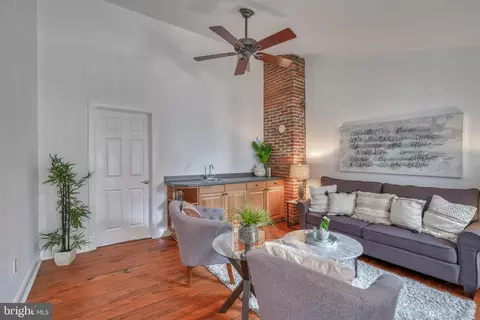 Living - 1213 William St, Baltimore, MD 21230 photo 4 of 7