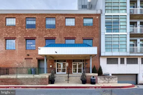Exterior - 2702 Lighthouse Pt E #525, Baltimore, MD 21224 photo 4 of 5