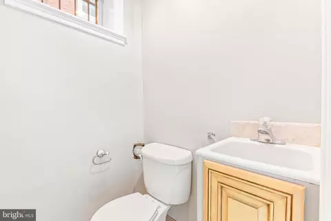 Bath - 2118 Fleet St, Baltimore, MD 21231 photo 1 of 7