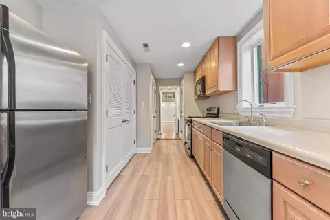Kitchen - 2118 Fleet St, Baltimore, MD 21231 photo 4 of 6