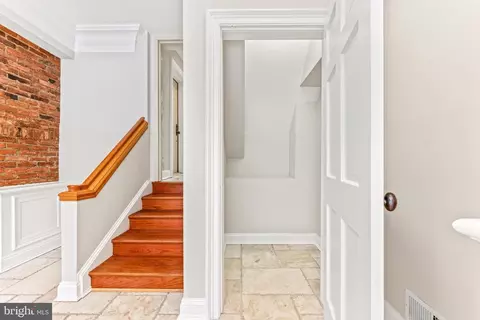Entry Way - 2118 Fleet St, Baltimore, MD 21231 photo 1 of 5