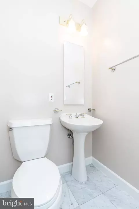Bath - 100 Harborview Dr #1908, Baltimore, MD 21230 photo 2 of 6