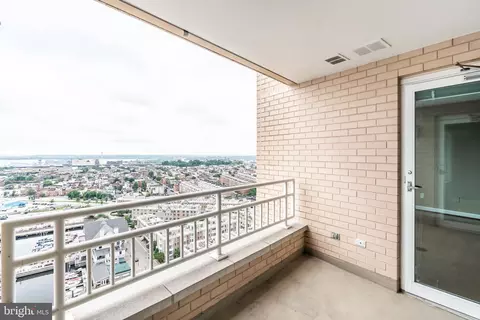 Exterior - 100 Harborview Dr #1908, Baltimore, MD 21230 photo 2 of 10