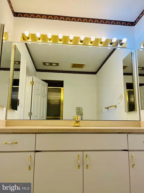 Bath - 10 E Lee St #707, Baltimore, MD 21202 photo 5 of 8