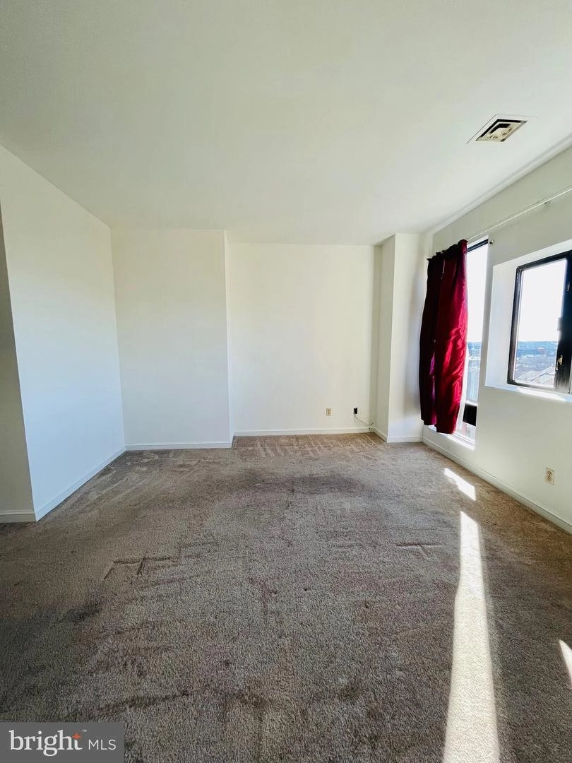 Bedroom - 10 E Lee St #707, Baltimore, MD 21202 photo 4 of 6