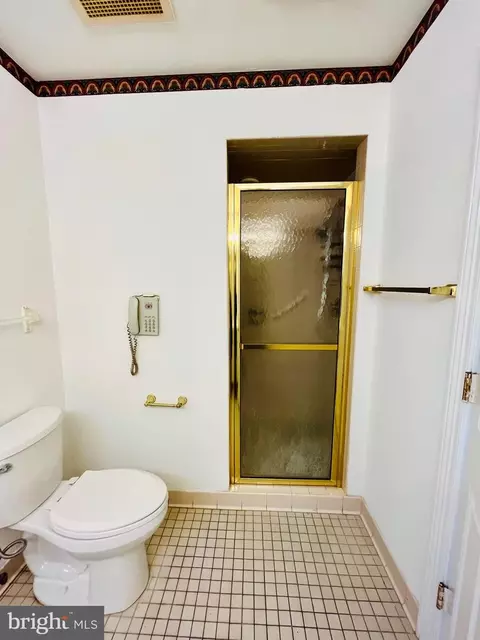 Bath - 10 E Lee St #707, Baltimore, MD 21202 photo 7 of 8