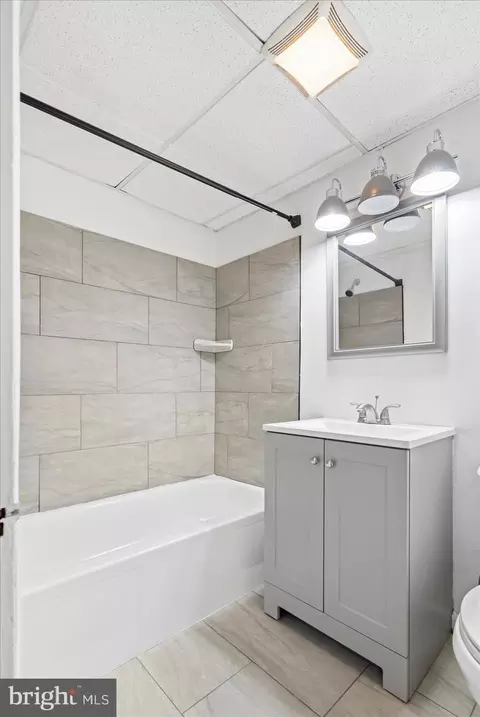 Bath - 2611 E Hoffman St, Baltimore, MD 21213 photo 1 of 4