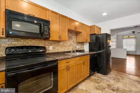 Kitchen - 2611 E Hoffman St, Baltimore, MD 21213 photo 3 of 6