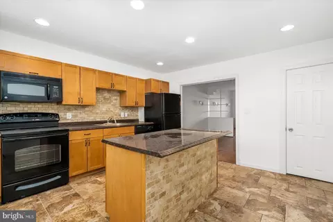 Kitchen - 2611 E Hoffman St, Baltimore, MD 21213 photo 2 of 6