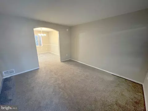 4737 Williston St, Baltimore, MD 21229 photo 3