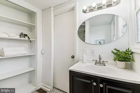 Bath - 1606 Marshall St, Baltimore, MD 21230 photo 1 of 2