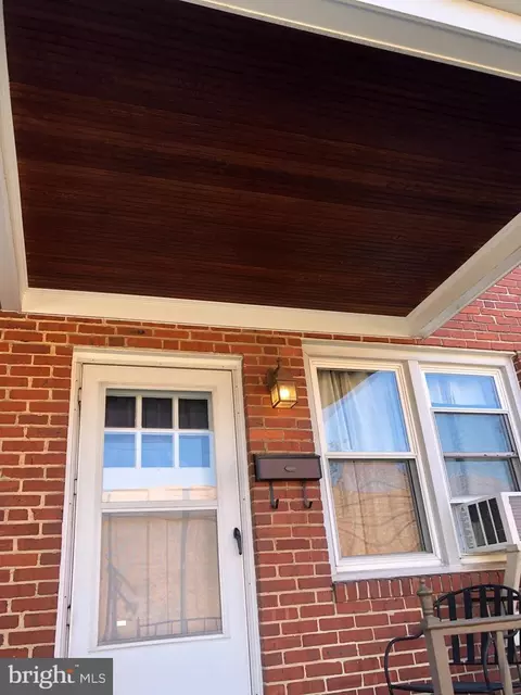 906 Pine Heights Ave, Baltimore, MD 21229 photo 2