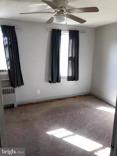 906 Pine Heights Ave, Baltimore, MD 21229 photo 6