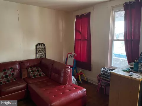 Living - 3102 Mareco Ave, Baltimore, MD 21213 photo 2 of 4