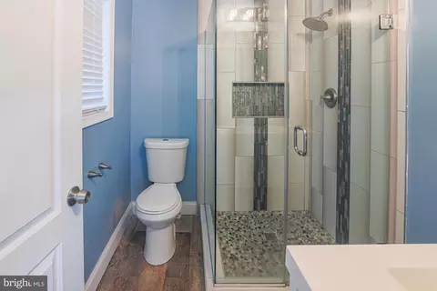 Bath - 2827 W Strathmore Ave, Baltimore, MD 21209 photo 1 of 4