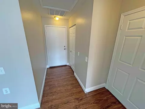 Entry Way - 1011 Hunter St #G-2, Baltimore, MD 21202 photo 1 of 1
