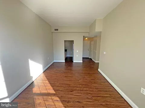 Living - 1011 Hunter St #G-2, Baltimore, MD 21202 photo 4 of 4