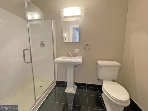 Bath - 1011 Hunter St #G-2, Baltimore, MD 21202 photo 1 of 4